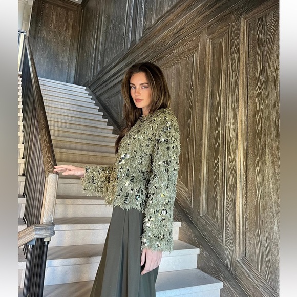 Women’s Green NWT Fuzzy Garland Sweater with Sequins - Picture 2 of 6